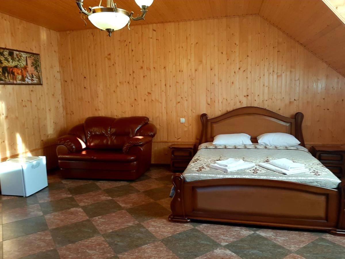 Заміський Комплекс Grand Prix Hotel Tsyurupynsk ภายนอก รูปภาพ
